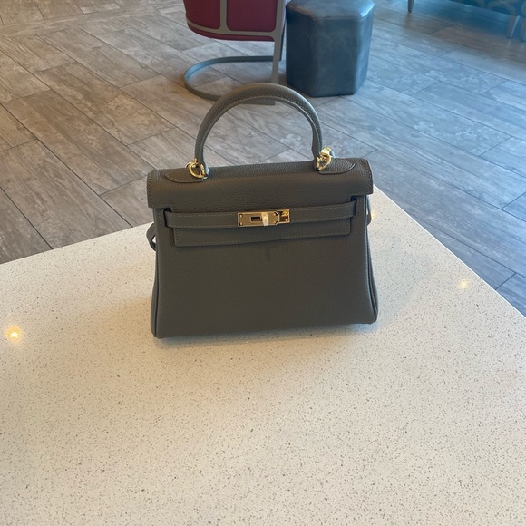 This is Hermes Kelly bag size 28 ReTourne this is exact copy version - Picture 2 of 4